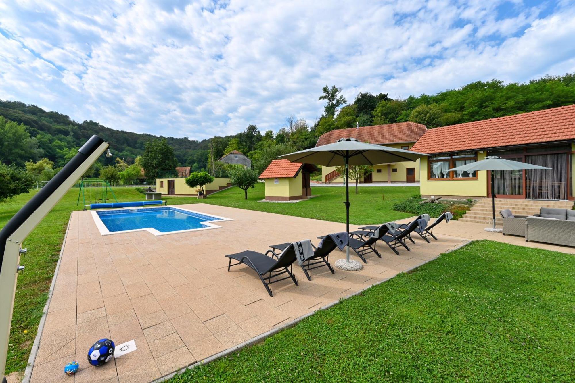Ruralna Kuca 'Villa Zagorka' Za Odmor Sa Bazenom I Bocalistem Donja Pacetina Kültér fotó